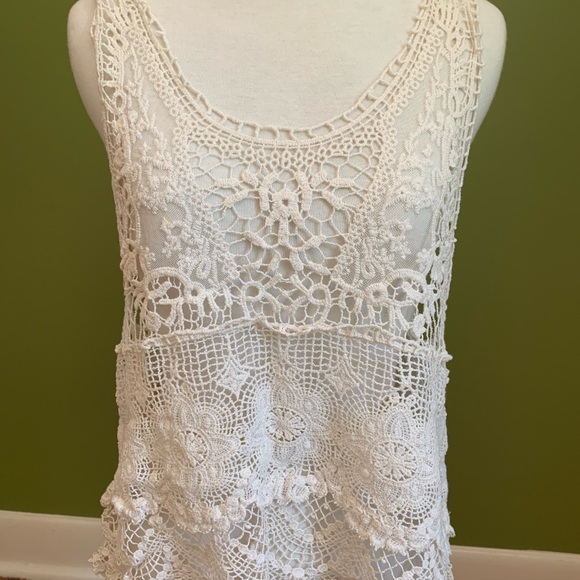 Lace tank top. Cream coloured. Medium. - Picture 3 of 10
